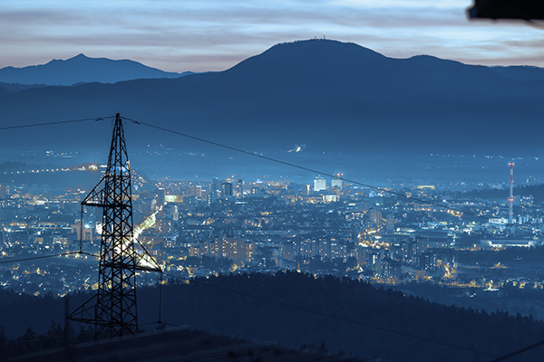 कसरी HV, MV, र LV पावर केबलहरूले विश्वसनीय विद्युत वितरण सुनिश्चित गर्छन्?